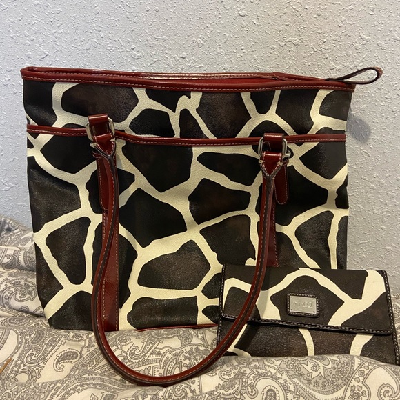 Nine & Co. Handbags - Nine & Co. Giraffe Print Tote with Red Trim & Matching Wallet